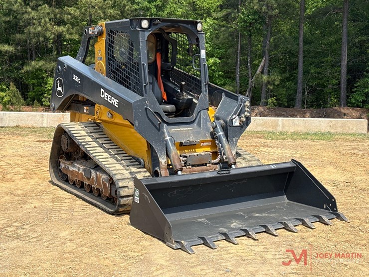 2024-deere-331g-image-1