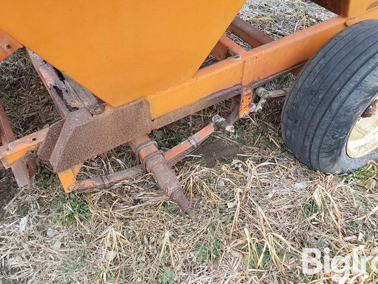 willmar-t/a-dry-fertilizer-spreader-image-14