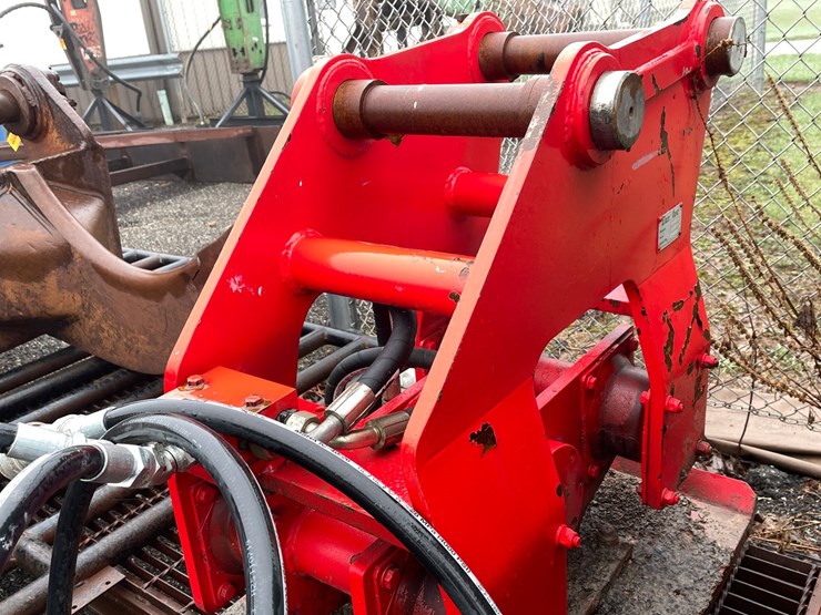 #5040-•-hydraulic-plate-compactor-attachment-image-4