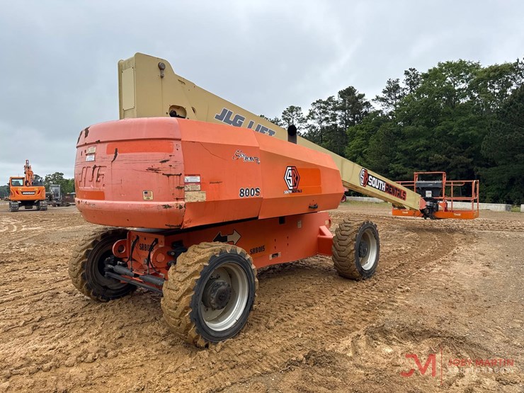 2014-jlg-800s-image-4