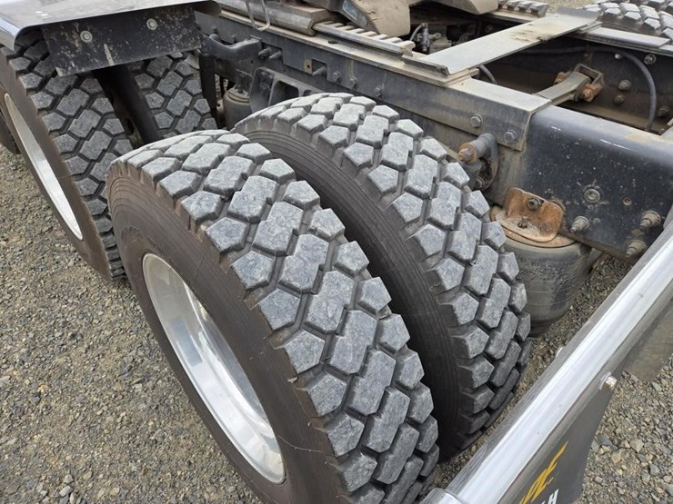 2012-kenworth-t800-image-56