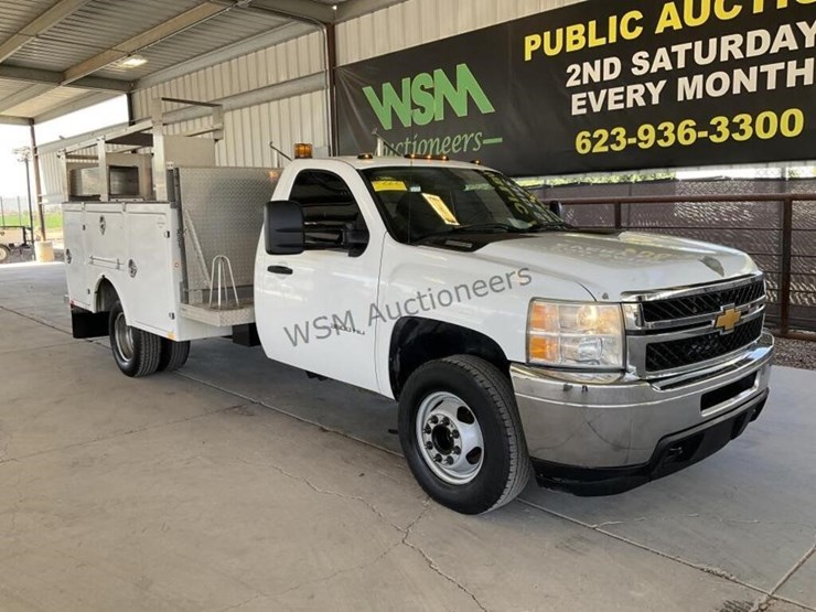 2013-chevrolet-silverado-3500hd-image-2