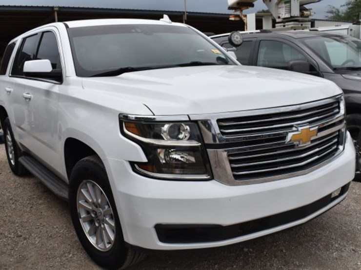 2018-chevrolet-tahoe-image-2