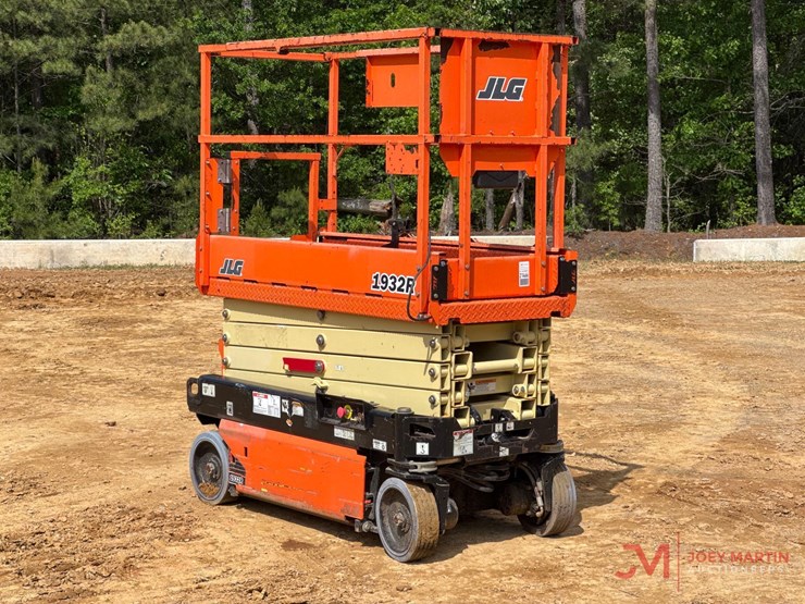 2019-jlg-1932r-image-1