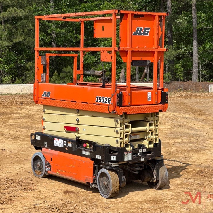 2019 JLG 1932R