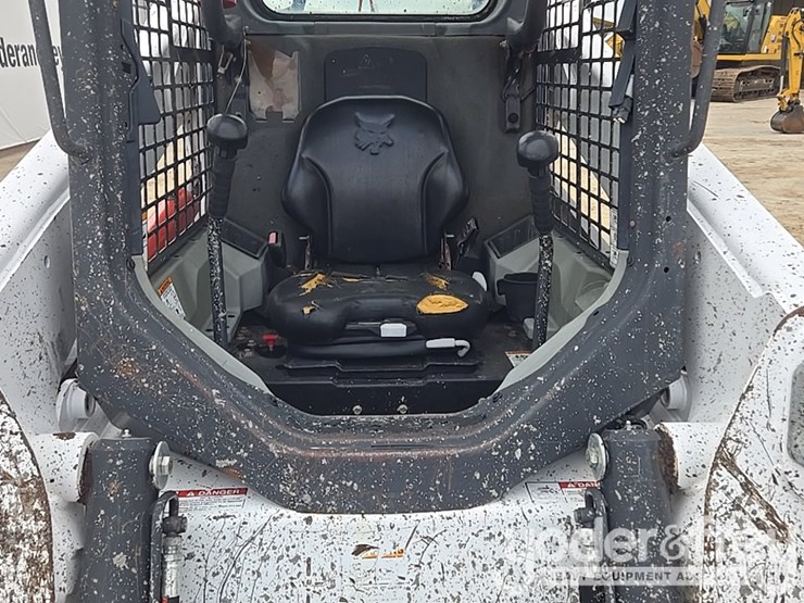 2016-bobcat-t750-image-30