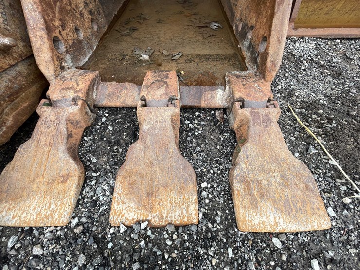 #5021-•-excavator-bucket-image-2