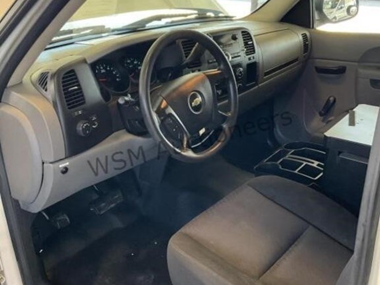 2013-chevrolet-silverado-1500-image-22