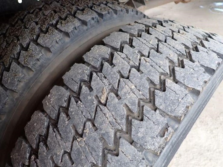 2012-ford-f550-xl-image-61