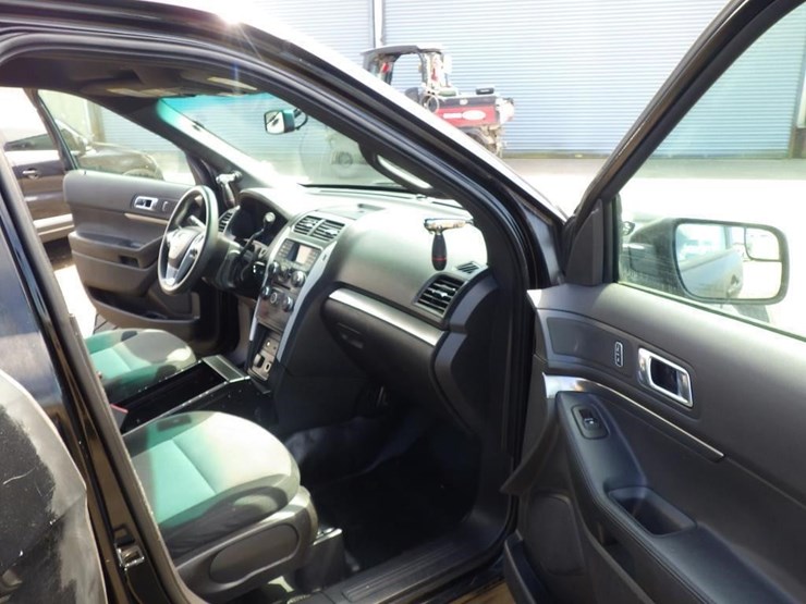 2014-ford-explorer-image-6