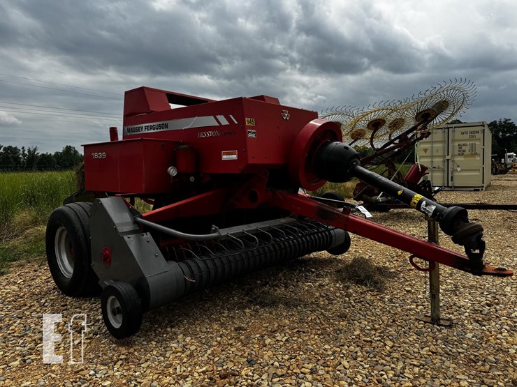 massey-ferguson-1839-image-4