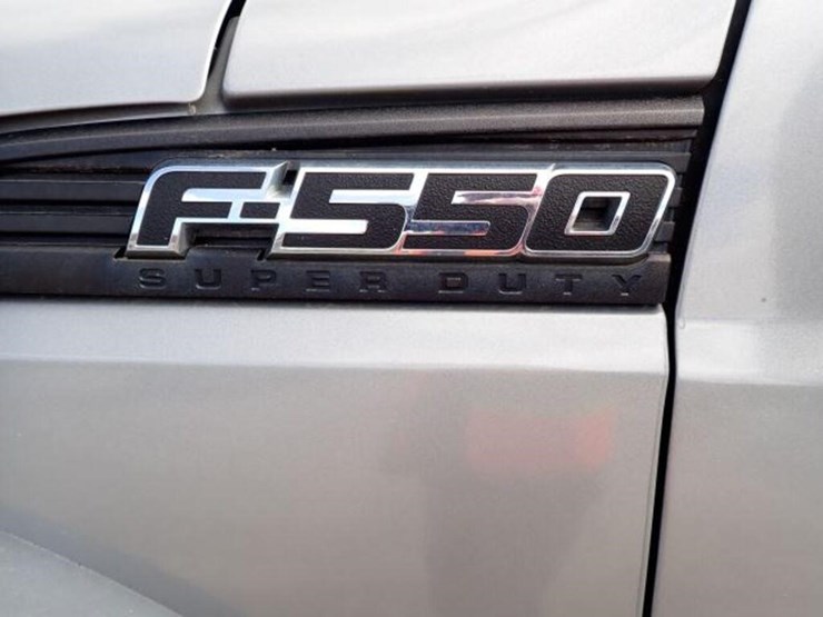 2012-ford-f550-xl-image-9