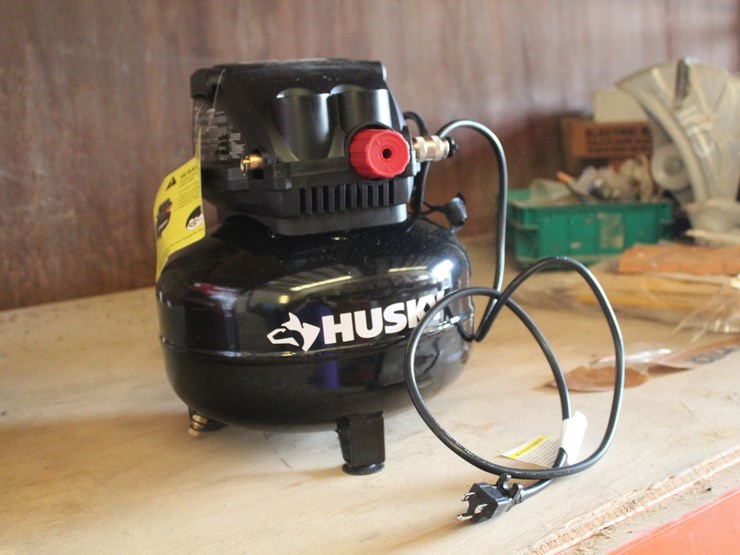 #2002-•-husky-3-gallon-air-compressor-image-1