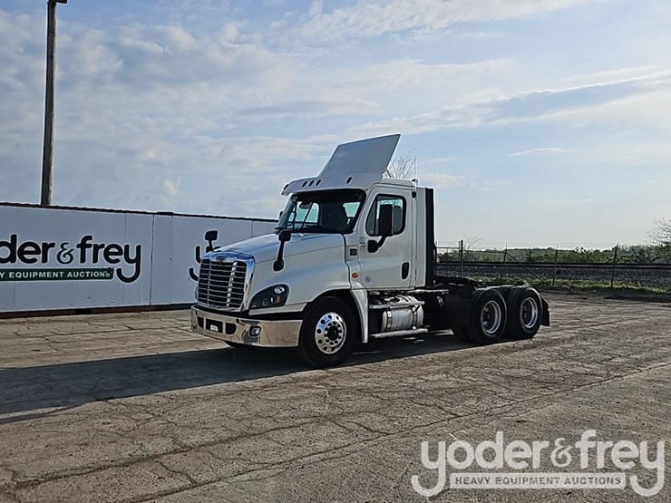 2019-freightliner-cascadia-125-image-2