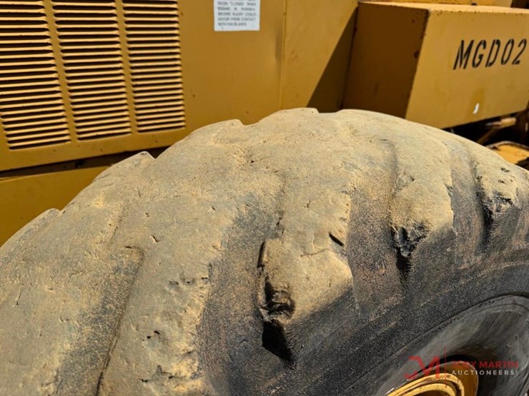 1996-caterpillar-140h-vhp-image-12