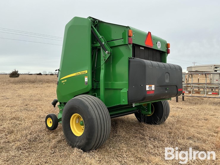 2021-john-deere-560m-image-7
