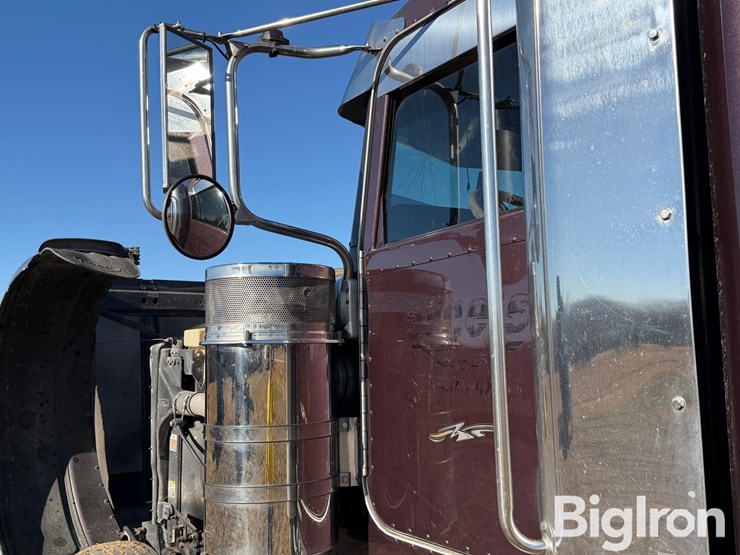 2010-peterbilt-388-image-14