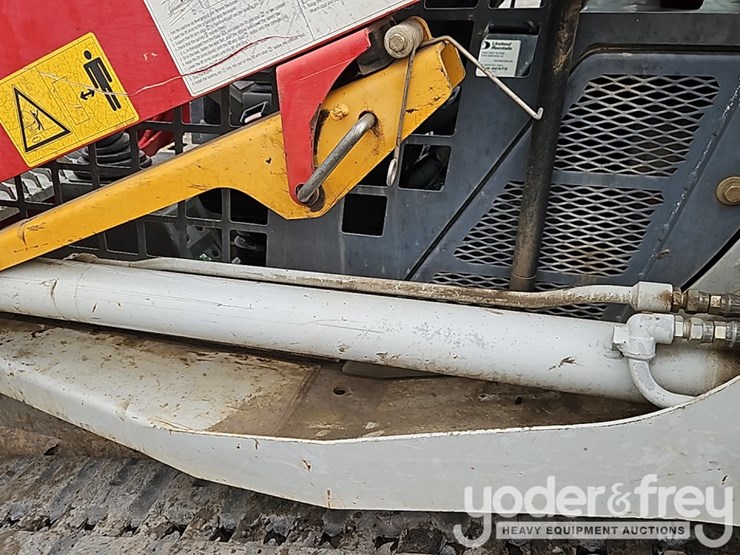 2018-takeuchi-tl8-image-21