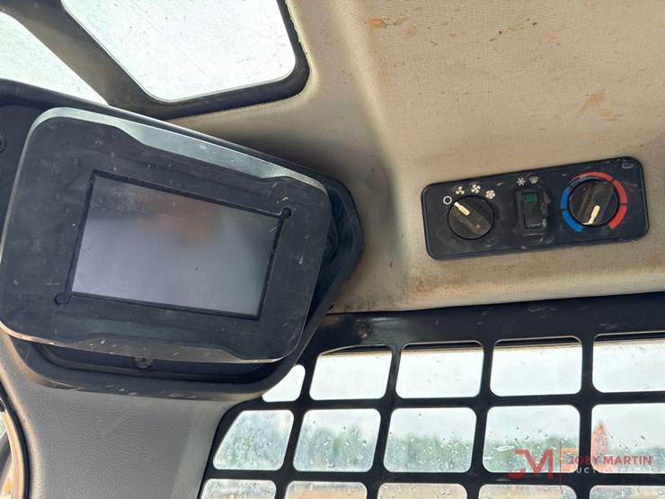 2020-bobcat-t76-image-18