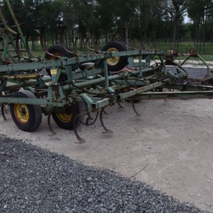 JOHN DEERE 1010