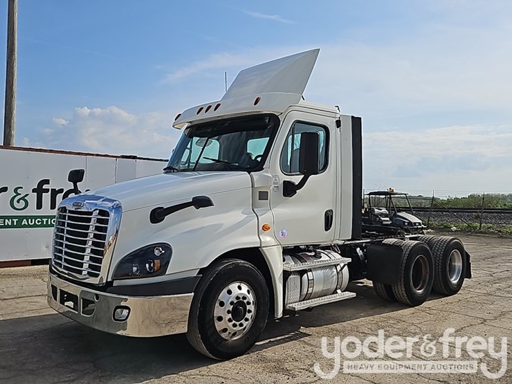 2019-freightliner-cascadia-125-image-1