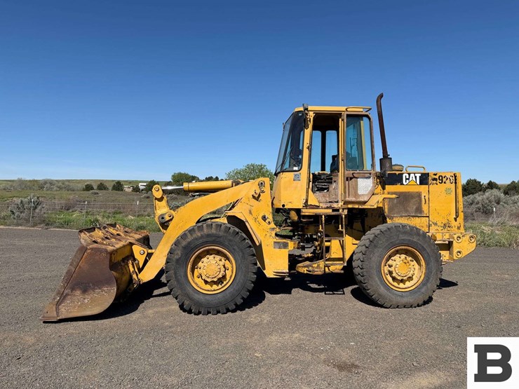 caterpillar-926e-image-2