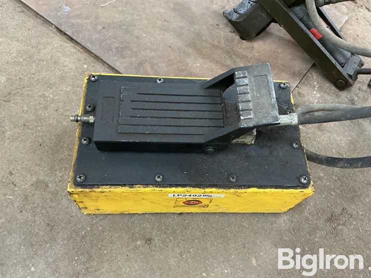 esco-tire-bead-breaker-image-9