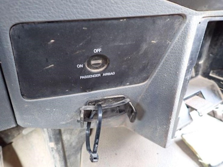 2012-ford-f550-xl-image-17