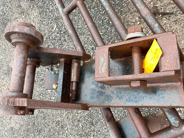 #5044-•-loading-equipment-mounting-bracket-image-6