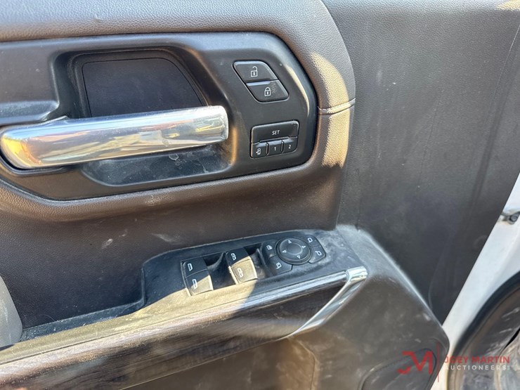 2021-chevrolet-1500-image-18