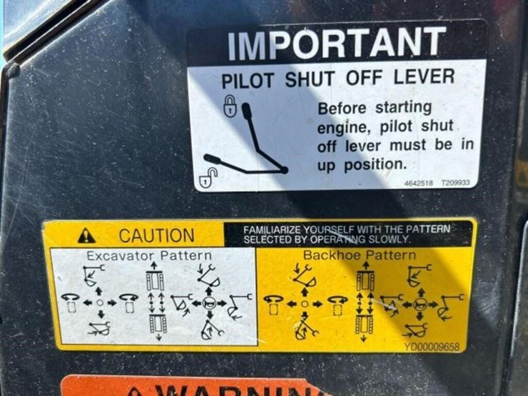 2019-deere-17g-image-45