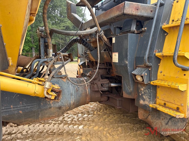 2013-komatsu-hm300-3-image-11
