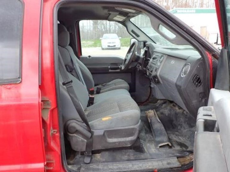 2016-ford-f550-xlt-image-39