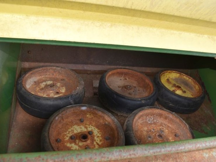 john-deere-8300-image-6