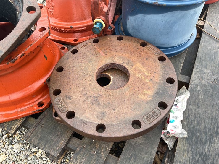 #5083-•-pallet-of-cast-iron-fittings-and-covers-image-13