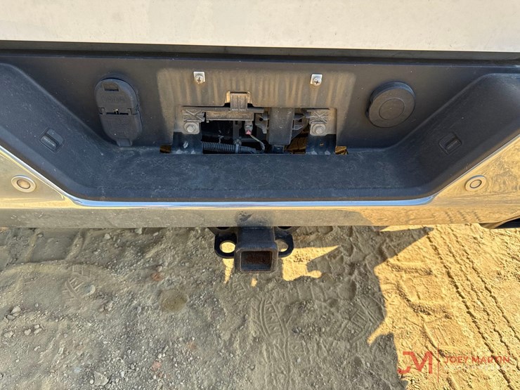2021-chevrolet-1500-image-9