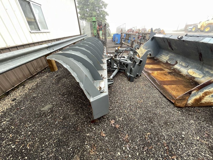 volvo-l120-image-2