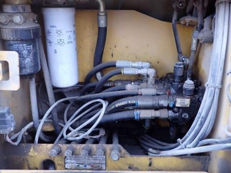 2002-deere-650h-lt-image-46