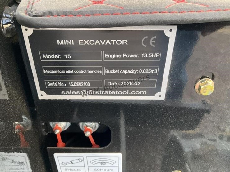2026-miva-15-mini-excavator-image-11