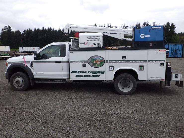 2022-ford-f550-image-8