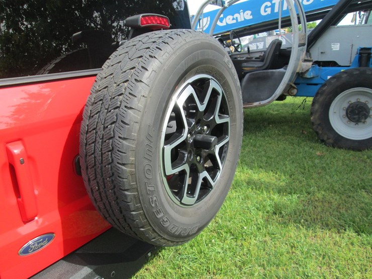 2023-ford-bronco-image-8