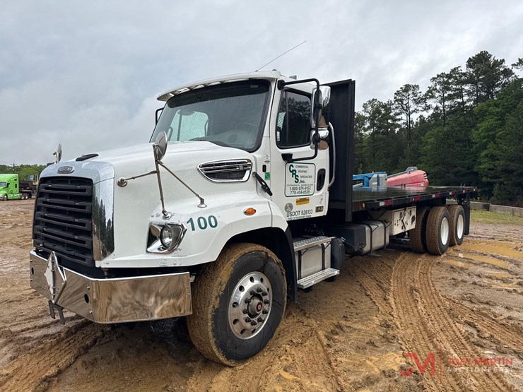 2016-freightliner-114sd-image-4
