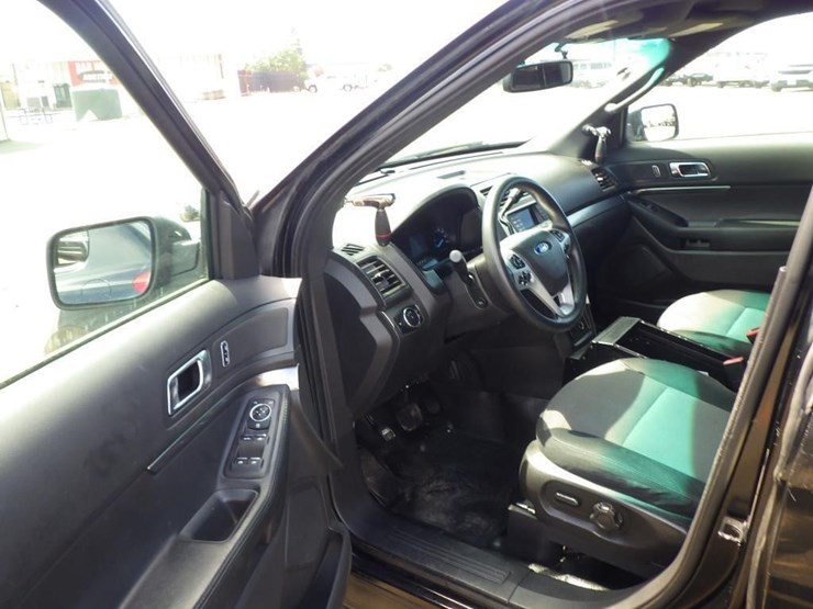 2014-ford-explorer-image-5