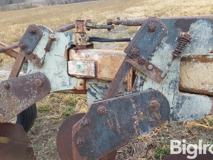 dmi-5-bottom-variable-width-semi-mounted-plow-image-17