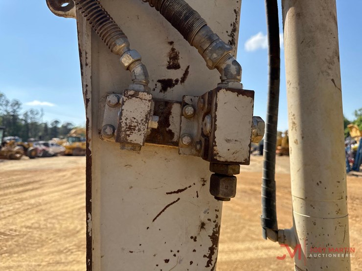 2018-takeuchi-tb260-image-10
