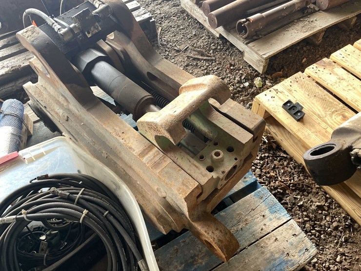 komatsu-pc200-image-6
