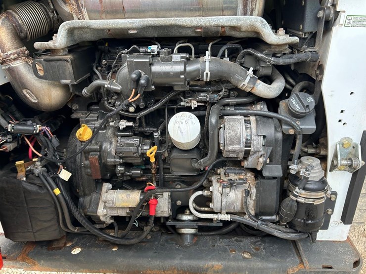 2017-bobcat-t870-image-15
