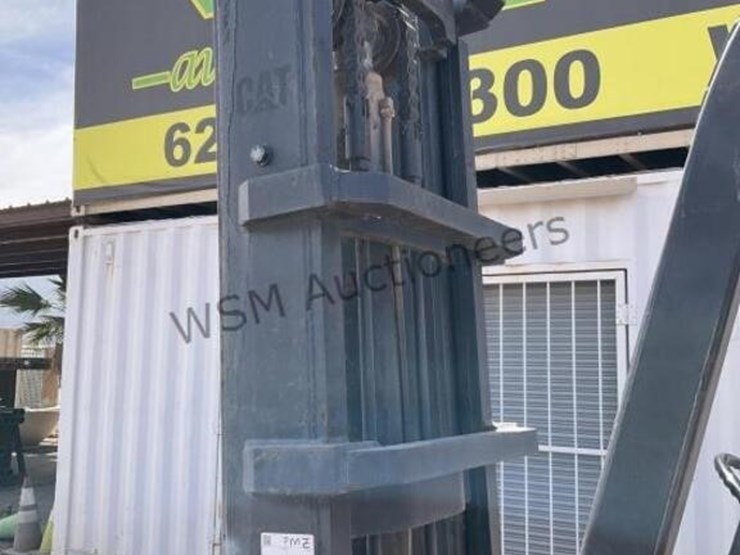 caterpillar-t150d-forklift-image-10