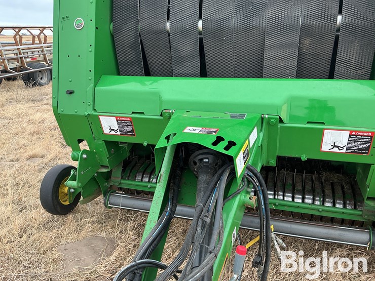 2021-john-deere-560m-image-14