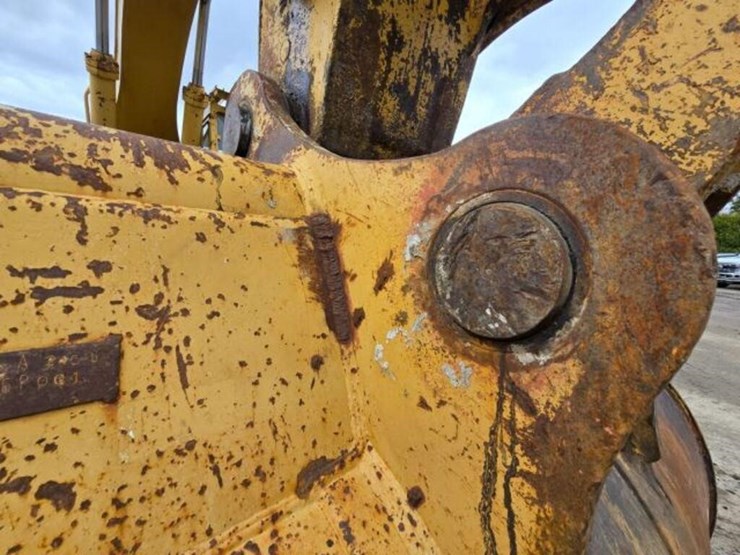 1990-caterpillar-245b-image-32